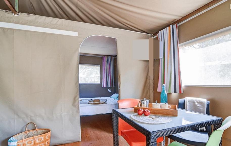 Hebergements Camping "Les Pieds Dans L'Eau" Crozon Exterior foto
