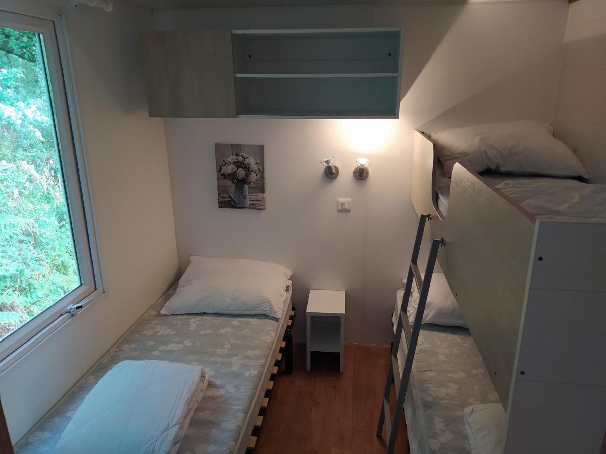 Hebergements Camping "Les Pieds Dans L'Eau" Crozon Exterior foto