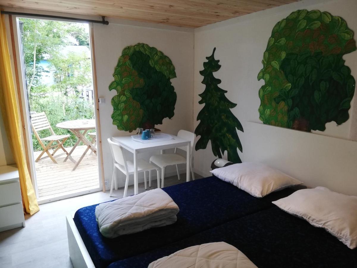 Hebergements Camping "Les Pieds Dans L'Eau" Crozon Exterior foto