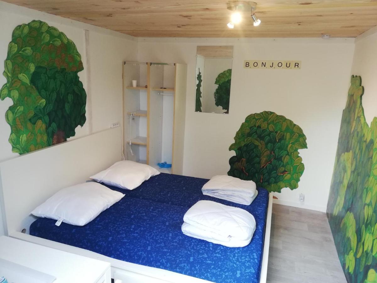 Hebergements Camping "Les Pieds Dans L'Eau" Crozon Exterior foto