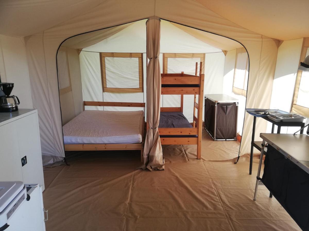 Hebergements Camping "Les Pieds Dans L'Eau" Crozon Exterior foto